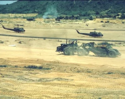 C-130 Runway Being Built By 39th Engineer Battalion 8x10 Vietnam War Photo 975 • $7.43