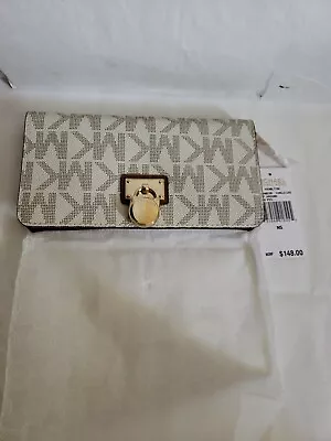 NWT Michael Kors Hamilton Traveler Large Bifold Zip Around Wallet Vanilla • $129.99