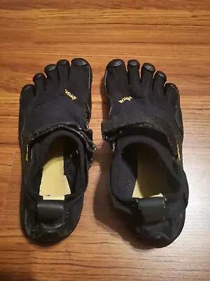 Vibram FiveFingers Shoes Mens Size 40 / 8 - 8.5 Toe Shoes Black Climbing • $29.99