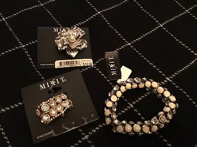 Bracelet And 2 Rings- Sparkly Stretchy Jewlery- Set Of 3 Accessories • $13.99