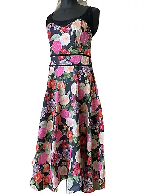 NWT H&R LONDON Floral Fit And Flare Dress ( Size 6 ) • $49.99