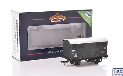 37-751C Bachmann OO Gauge 12 Ton Fruit Van GWR Grey 134139 (Pre-Owned) • $43.96