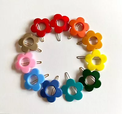 £4 • Buy Vintage Retro 1960s 1970s Style ‘Orla’ Daisy Flower Hair Clip, Rainbow Colours