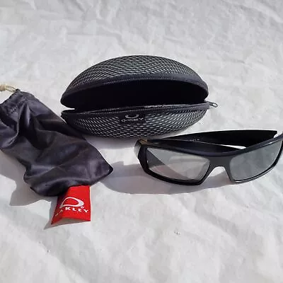 Oakley Full Rim Gascan Mens Black Polarized Sunglasses With Case • $113.99