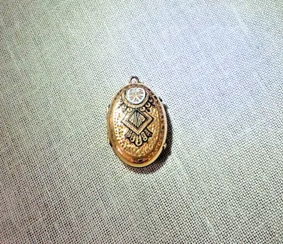 Estate Vintage 14k Yellow Gold Locket Pendant • $389