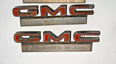 Set Of 2 Vintage GMC 1500 V-8 Emblems • $56.99