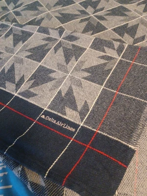 $17.50 • Buy Vintage DELTA AIRLINES First Class  SNOWFLAKE  Blanket John HOSRFALL Blue/Grey