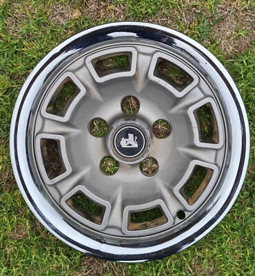 $300 • Buy Holden Torana Lh Slr 5000 Hub Cap , Free Postage In Aust Only