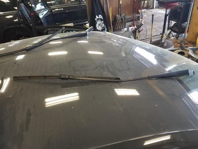 $107.99 • Buy Passenger Side ONLY PASSAT    2018 Wiper Arm               1357651