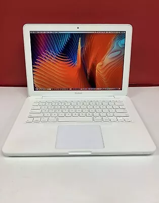 Apple MacBook Unibody 13.3” 2.26GHz Intel Core 2 Duo 8GB RAM 256GB SSD • $185