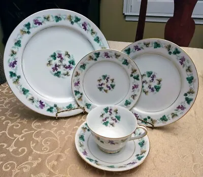 Noritake TOKAY 5 Pc Pl Setting 5168 Purple Grapes Green Gold Lv White Fine China • $24.99