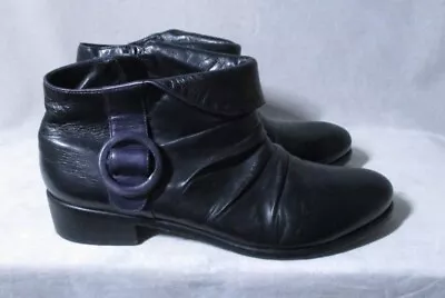 $40 • Buy Everybody Buckle Booties By B.Z. MODA Black Leather Bormio Ankle Boots Sz 38 Zip