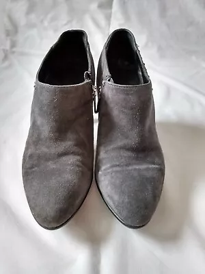 GUC Aquatalia Vera Gomma Gray Suede Leather Ankle Booties Sz 6.5 • $19.99
