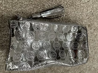 😎😎😎MICHAEL KORS Silver Metallic Logo Clutch Makeup Bag Wallet Leather Tassel • $18