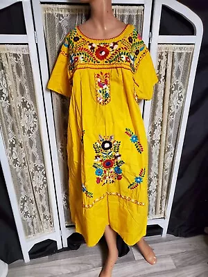 Vtg Oaxacan Dress Sz M-L VIVID Yellow Mexican Floral Embroidered S/S Midi CAFTAN • $12.99