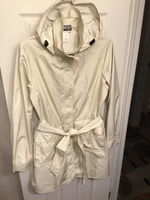 $39 • Buy PATAGONIA Woman’s Trench Torrentshell Rain Jacket Sz M