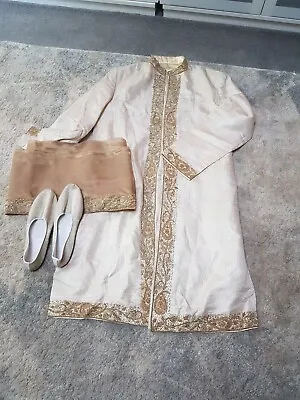 Mens Designer Gold / Cream Sherwani Indian/Asian Groom Wedding Outfit & Shoes  • £150