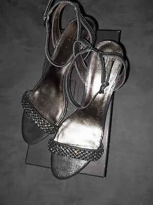 Womens Shoes Pelle Moda Fabia Kitten Heel Sandal Sz 10 Pewter Sofia Metallic • $30