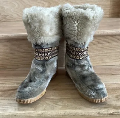 Vintage Dunhams Eskipades Size 8 Mukluks Moccasin Wool Fur Faux Boots Boho Rave • $34