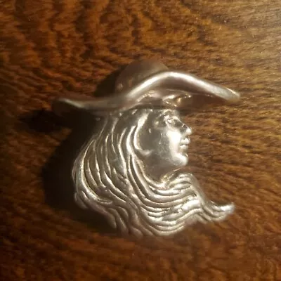 925 Sterling Silver Vintage Woman In Hat Pin Brooch Jewelry  • $29.95