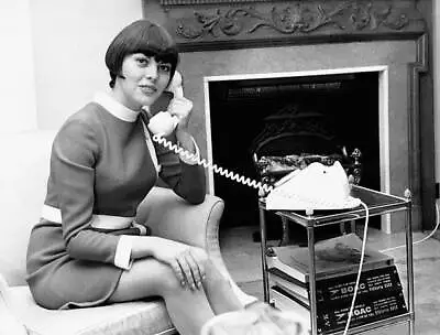 Singer Mireille Mathieu Phone Hotel Room London U K April 22 1968 Old Photo • $5.78