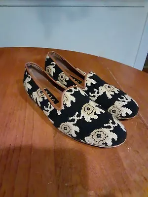 $35.95 • Buy Zalo Black Beige Elephant Needle Point Flat Shoe 6M