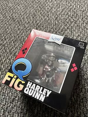 Q FIG Harley Quinn Figure QMX Batman DC Comics 4  Figurine Loot Crate Exclusive • £8.99