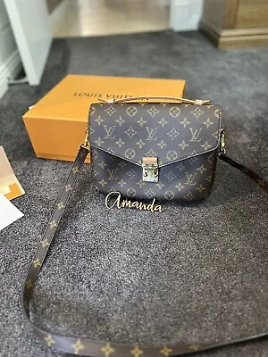 $2800 • Buy Louis Vuitton Pochette Metis Crossbody