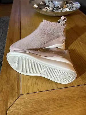 Ugg Australia Griffith Pink Sock Trainer Sz 3 • £25