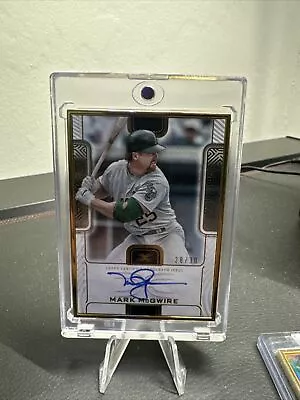 2023 Topps Definitive Mark McGwire Gold Framed Autograph Auto #28/30 Z433 • $88