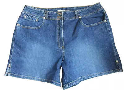 ST. JOHN'S Bay Sz 16 Stretch Shorts Blue Denim Mid Rise Med Wash Denim 5 Pocket • $9.95