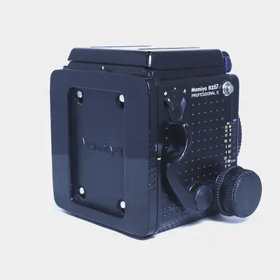 Mamiya RZ67 Pro II Body Waist Level Finder • £539