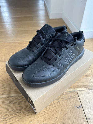 £30 • Buy Adidas Sleuth DLX Mid Mountain Bike Shoes