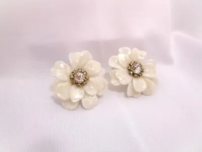 J Crew Full Bloom White Flower Post Earrings • $9.95