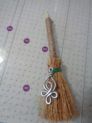 £3.45 • Buy Mini Broom Stick With Celtic Charm 4 Leafed Clover Handfasting Gift Altar Item
