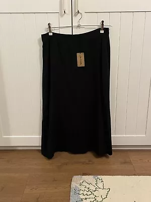 Women’s Black Jaeger Midi Skirt - Size 16 • £27