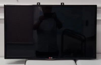 $30 • Buy LG TV 32 Inch Model: 32LN541-TB + Remote + TV Wall Bracket Mount