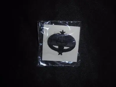 US Army Subdued Qualified Combat Medic Pin Badge • £6.99