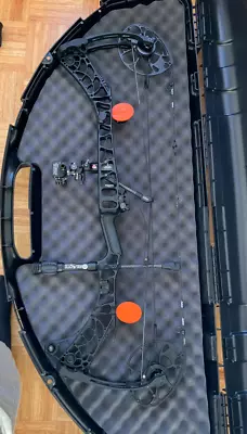 Mathews LH Compound Bow V3X 33- With All Best Accessories • $2000