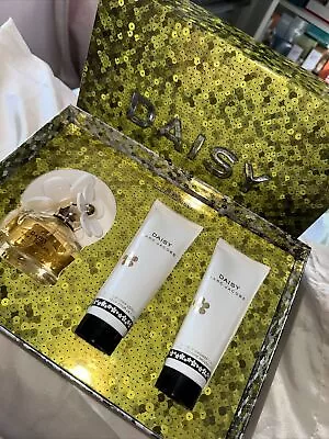 Marc Jacobs Daisy Gift Set 50ml Eau De Toilette Body Lotion Shower Gel New Boxed • £44