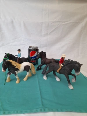 £19 • Buy Schleich Horse Bundle 4 Shire Horses Plus 2 Riders Vgc