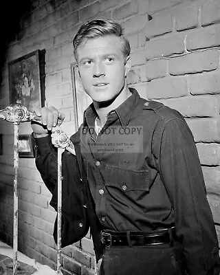 Robert Redford In The Tv Show  The Twilight Zone - 8x10 Publicity Photo (zy-966) • $8.87