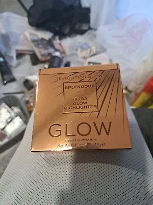 Makeup Revolution - Splendour Ultra Glow Highlighter 13g • £6