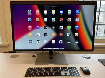 LG UltraFine 27MD5KLB-B 27  Widescreen IPS LCD Monitor With Built-in Speakers • $699
