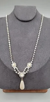 Vtg Wlind Diamante Dangling Faix Pearl Drop Necklace W/Small Faux Pearl Stations • $35