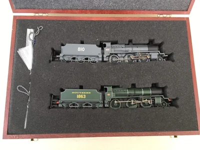 £150 • Buy Bachmann 00 Gauge 2 X N Class Southern Loco's 1863 Green,810 Grey Ltd Ed. Boxed.