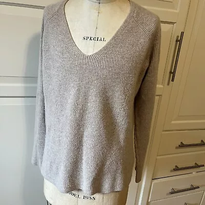 Vince Oatmeal Beige Cashmere Wool Blend V- Neck Sweater M • $37