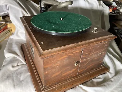 Victor Talking Machine Co Antique Phonograph VV-IV #576542 • $139.50