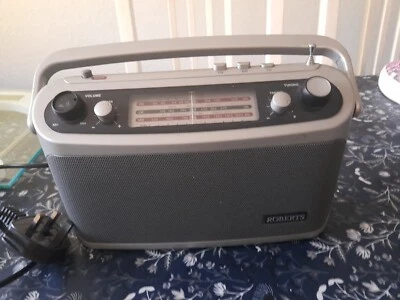£5 • Buy Roberts R9927 AM/FM Radio