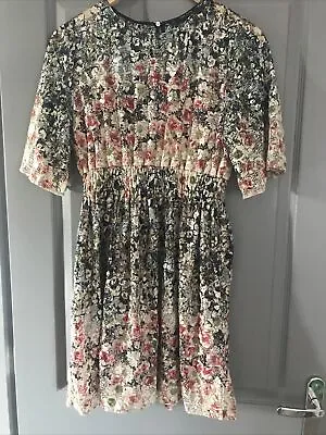 £5 • Buy Zara Printed Lace Dress Size L